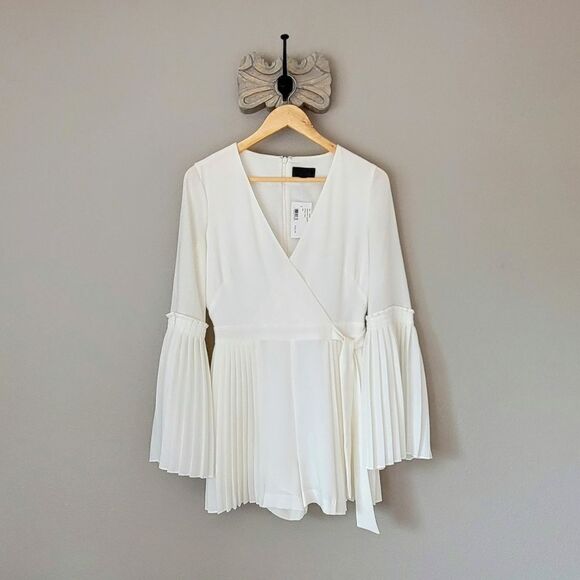 🆕️ INTERMIX Kingston Pleated Long Sleeve Jumpsuit in Ivory White - Picture 10 of 16